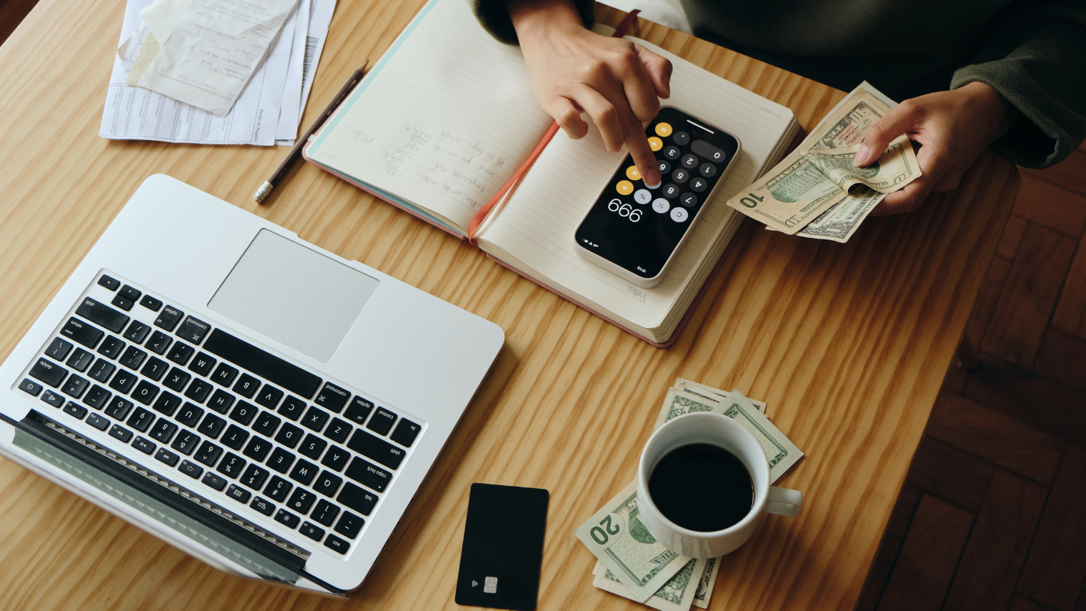 Financing vs factoring
